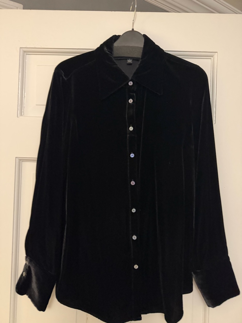 Banana republic velvet long sleeve blouse
